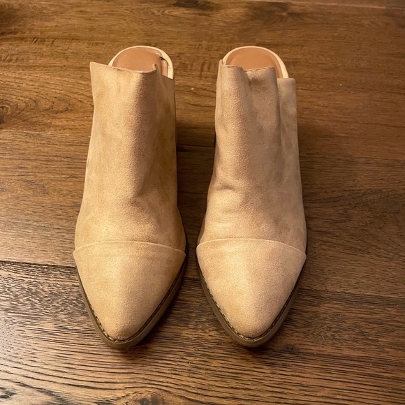 Mules - Picture 4 of 12